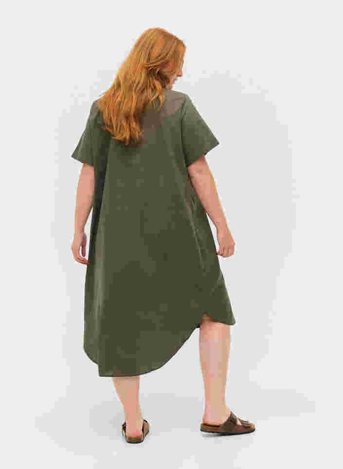 Lang bomullsskjorte med korte ermer, Dusty Olive, Model