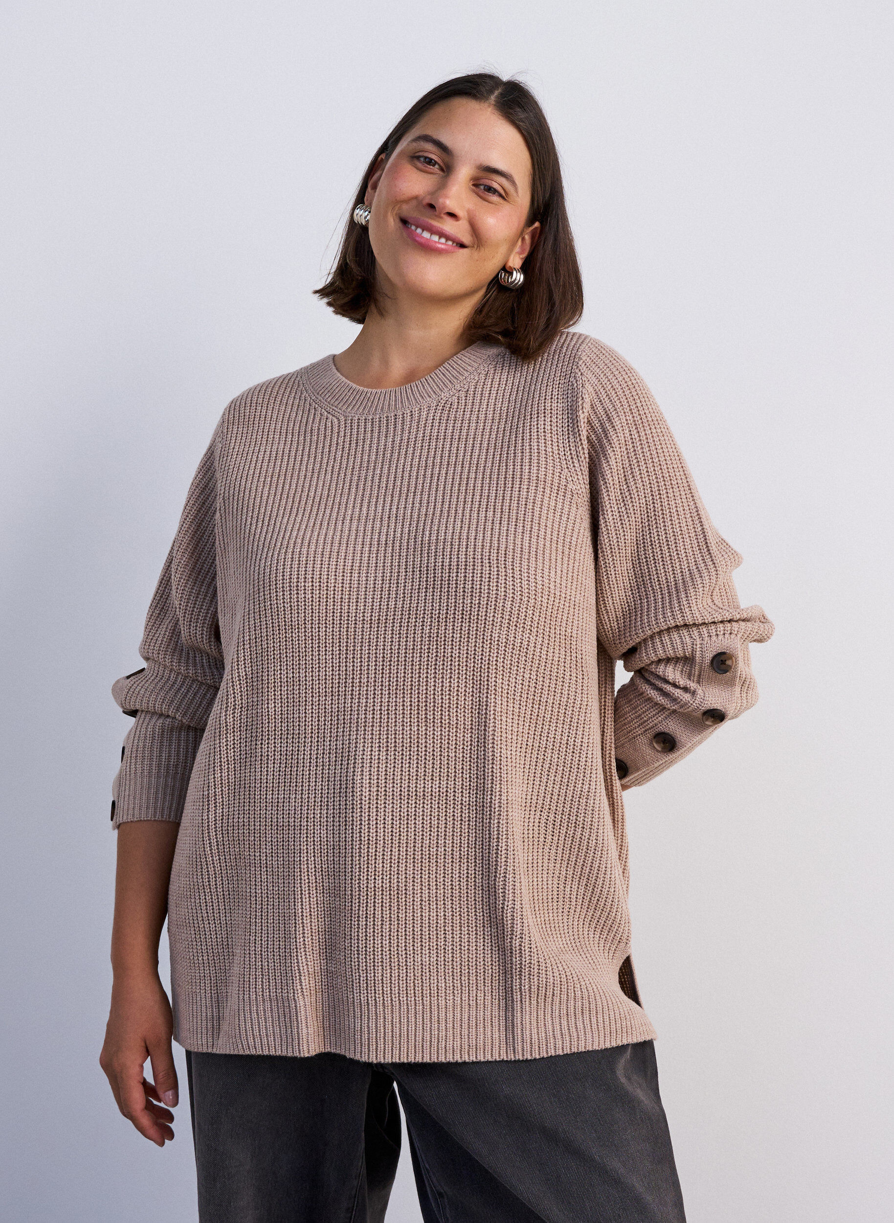 Strikket bluse med ribbestruktur og knappdetaljer, Beige, Model