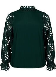 Bluse i viskose med crochet ermer, Scarab