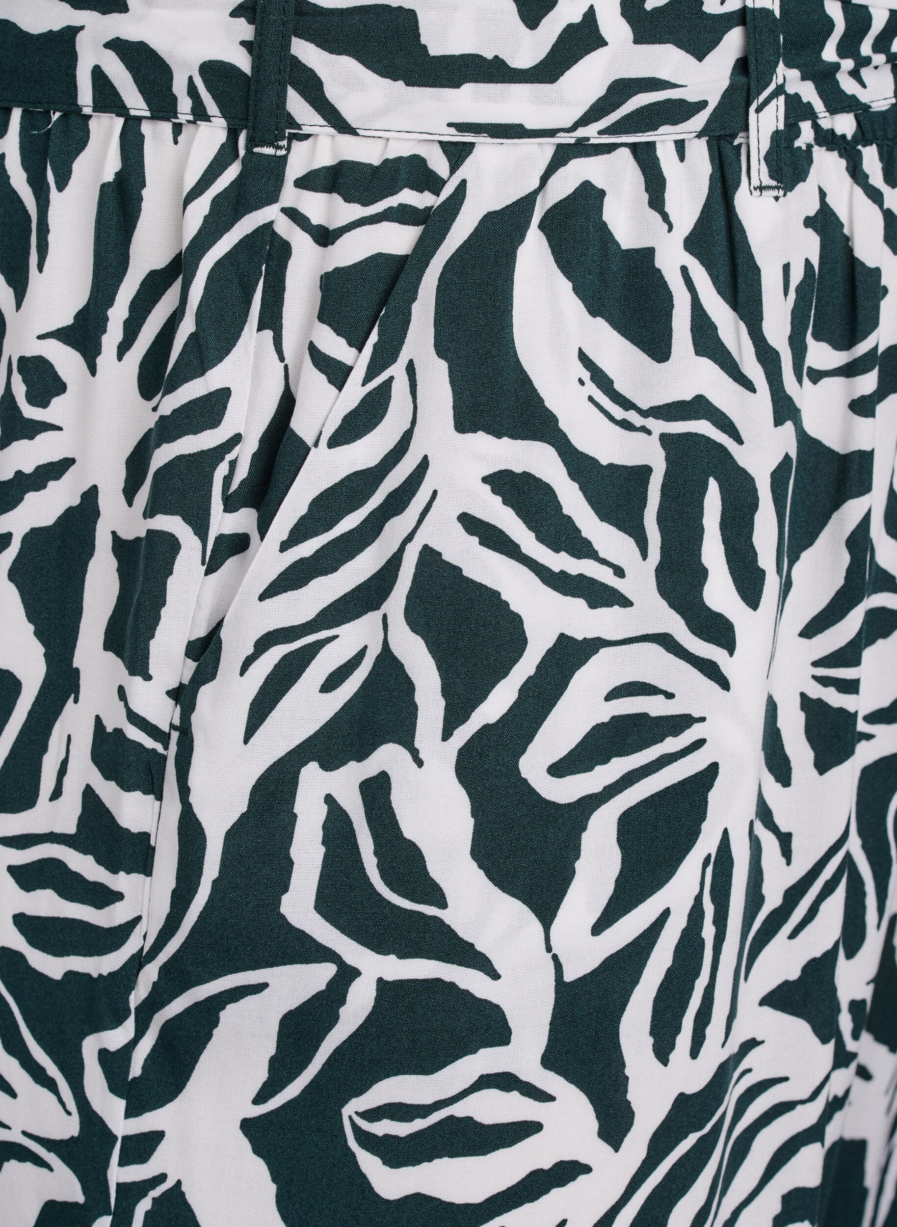 Zizzi Bukser i viskose med h&oslash;y midje, Gr&oslash;nn, Packshot image number 2