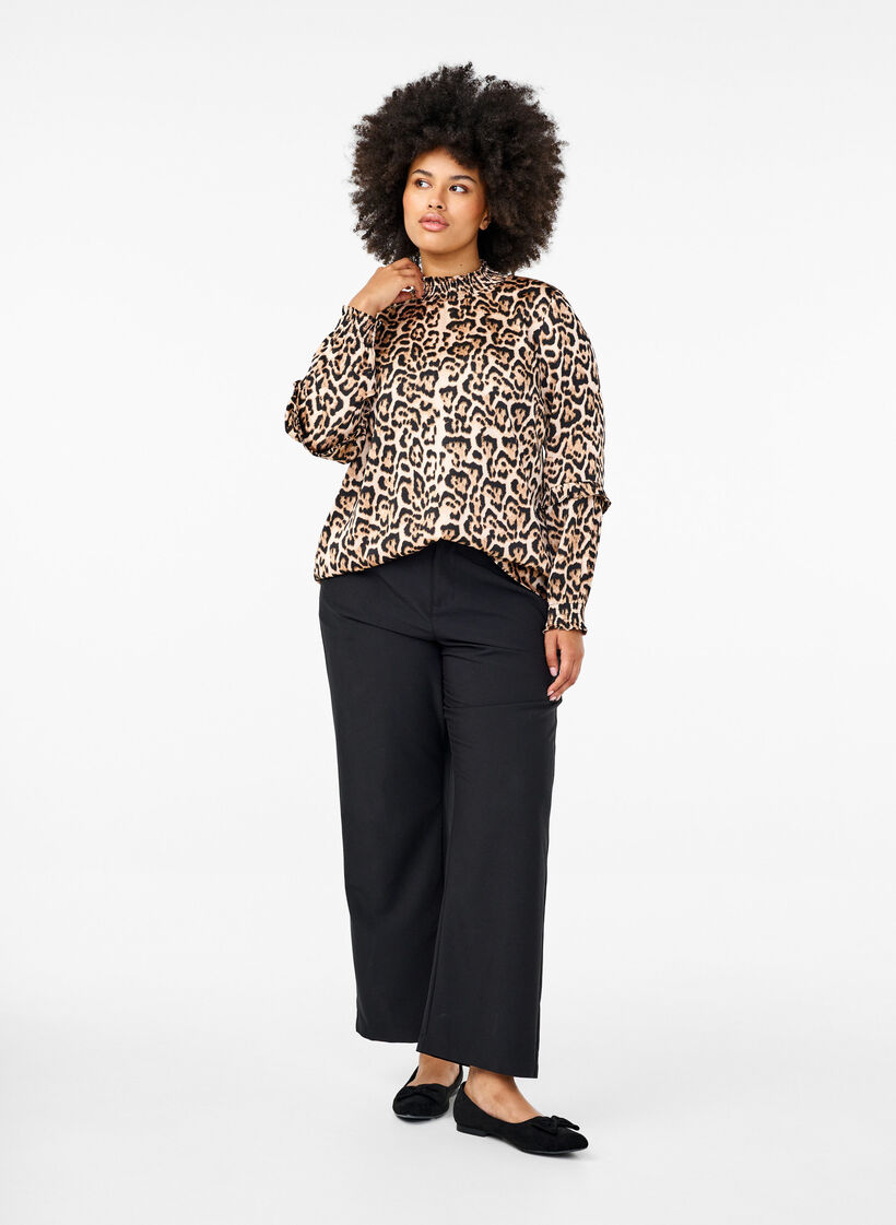 Smocket bluse med leopardmønster, Brun, Model image number 1