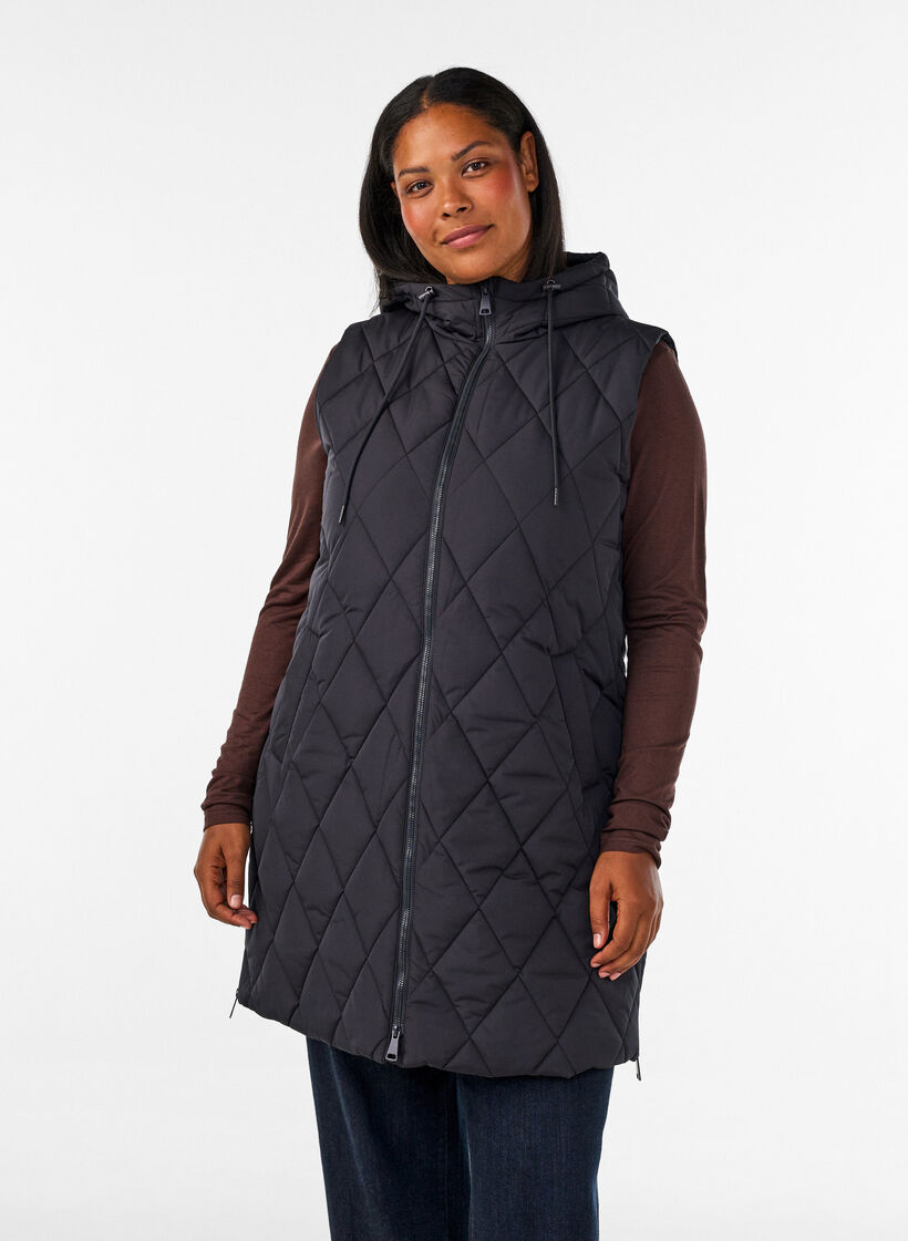 Mellomlang quiltet vest med hette, Svart, Model image number 0