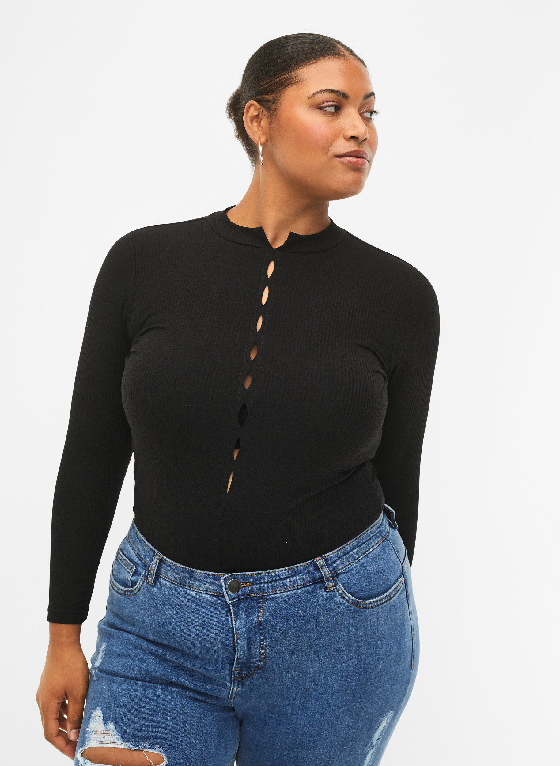 Zizzi Langermet, ribbestrikket bluse med hulldetaljer, Black, Model image number 0