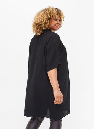 Kortermet bluse i viskoe med knytedetaljer, Black, Model image number 1
