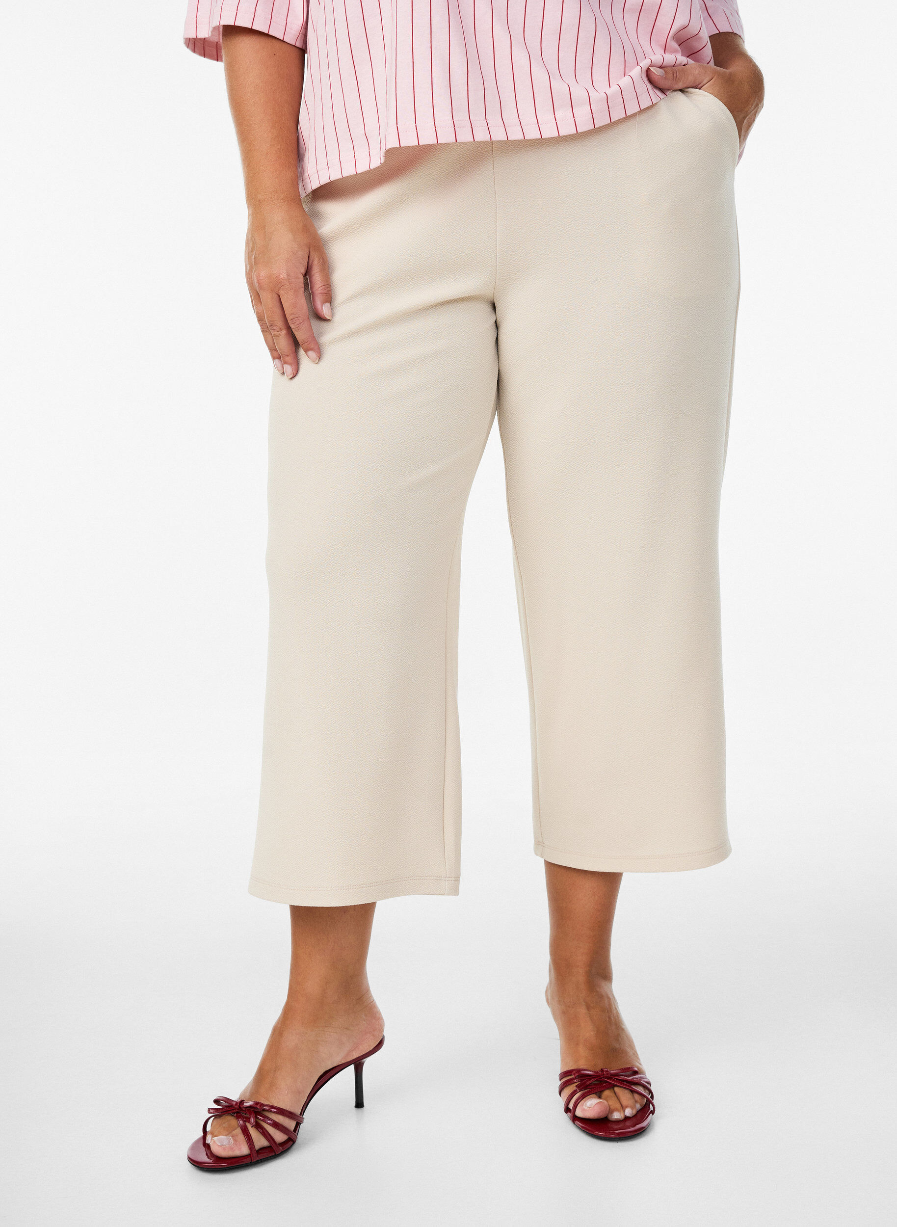 Zizzi L&oslash;se bukser med 7/8 lengde, Beige, Model image number 2