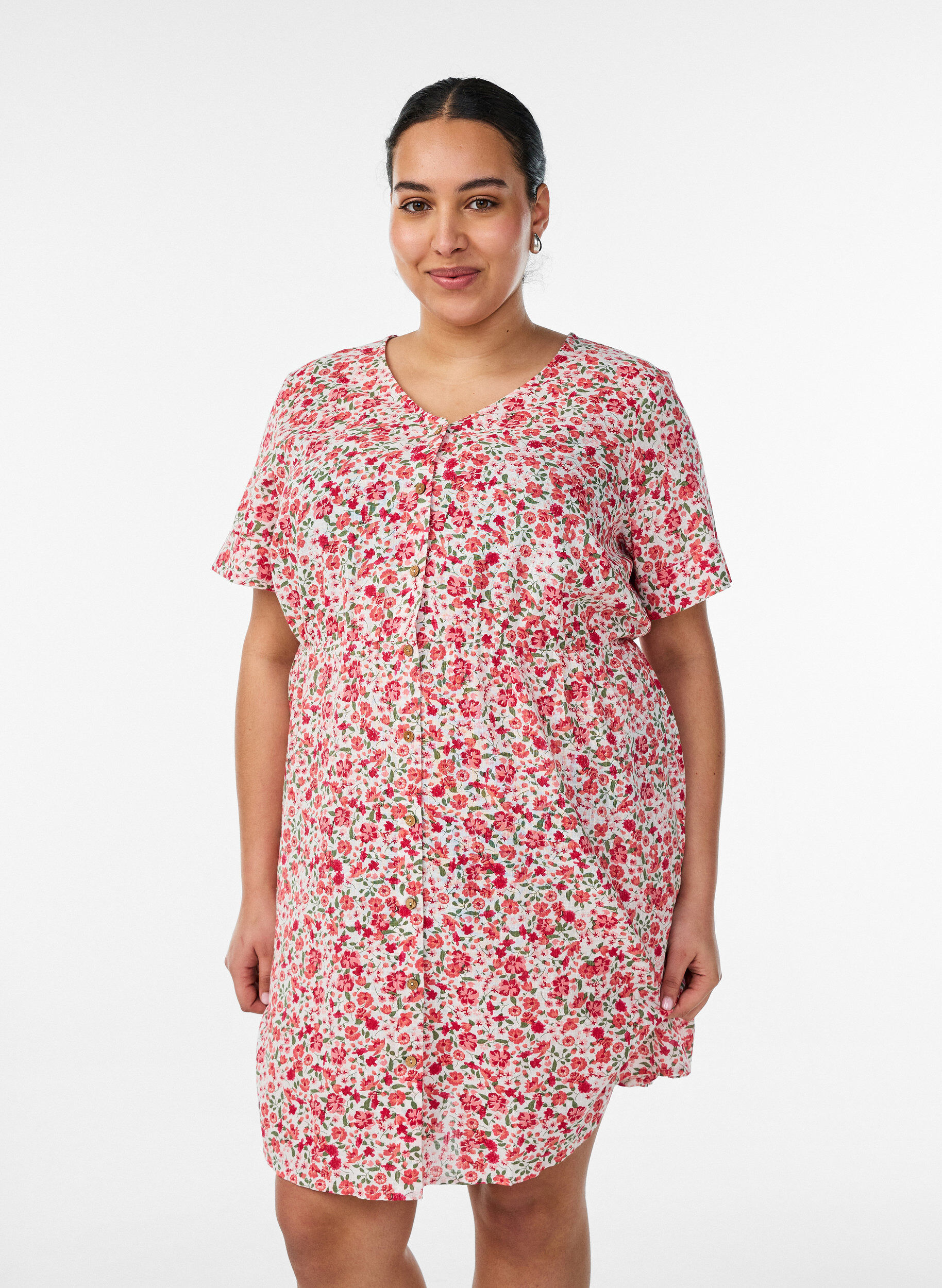 Kort bomullskjole med blomstertrykk, R&oslash;d, Model