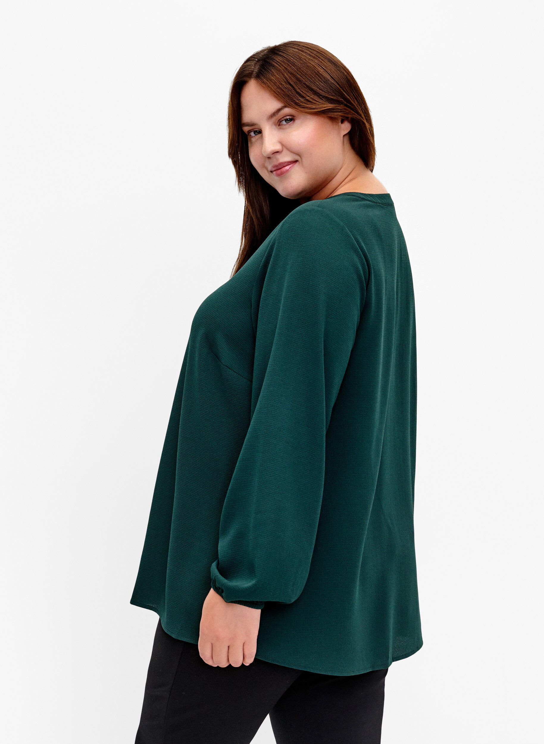 Zizzi Ensfarget bluse med V-hals, Scarab, Model image number 1