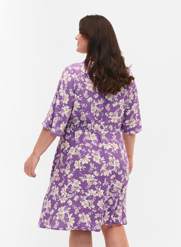 Kjole med 1/2 ermer og blomstermønster av viskose, Purple Flower AOP, Model image number 1