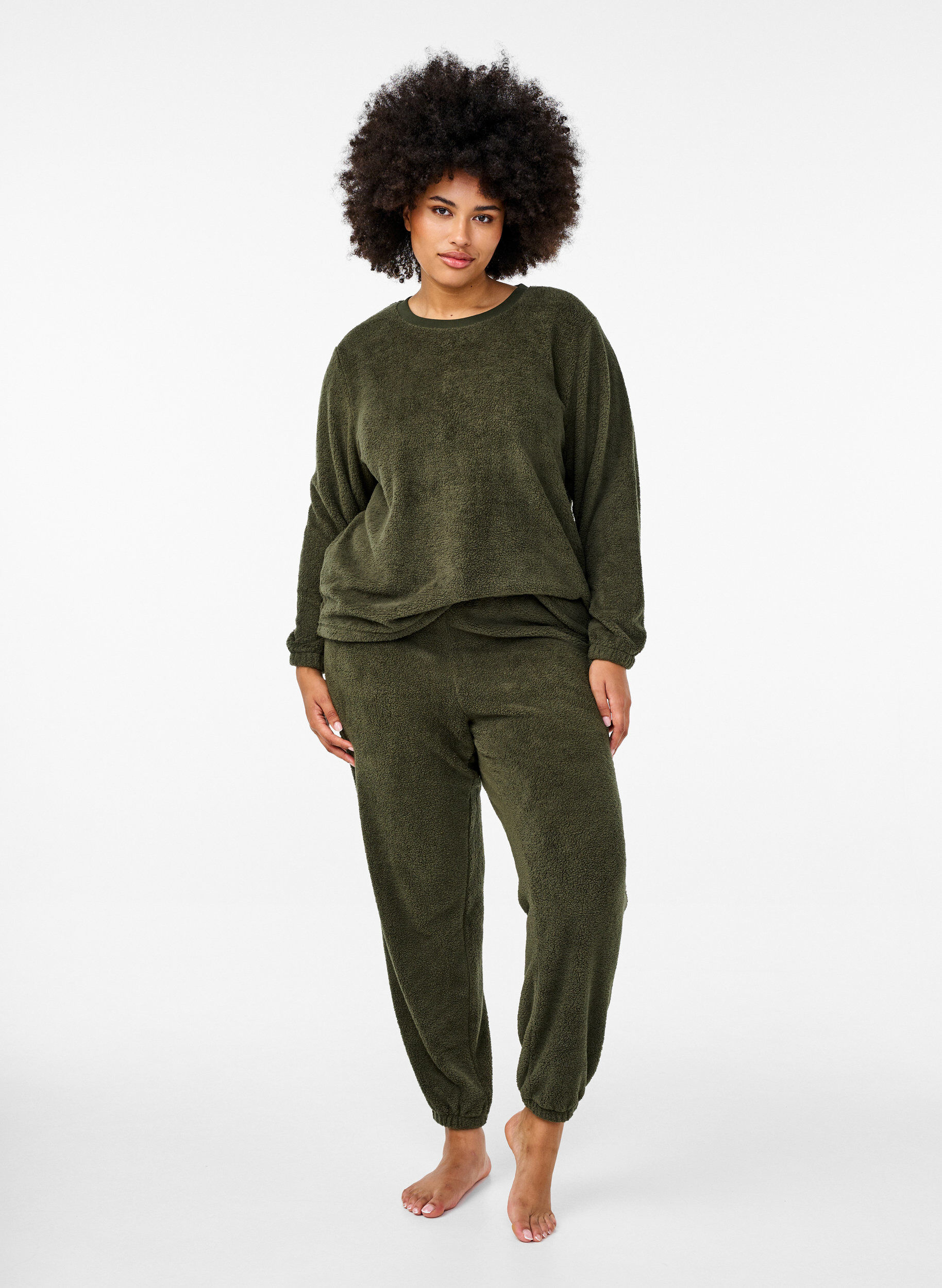 Zizzi L&oslash;s teddybluse med rund hals, Forest Night, Model image number 2