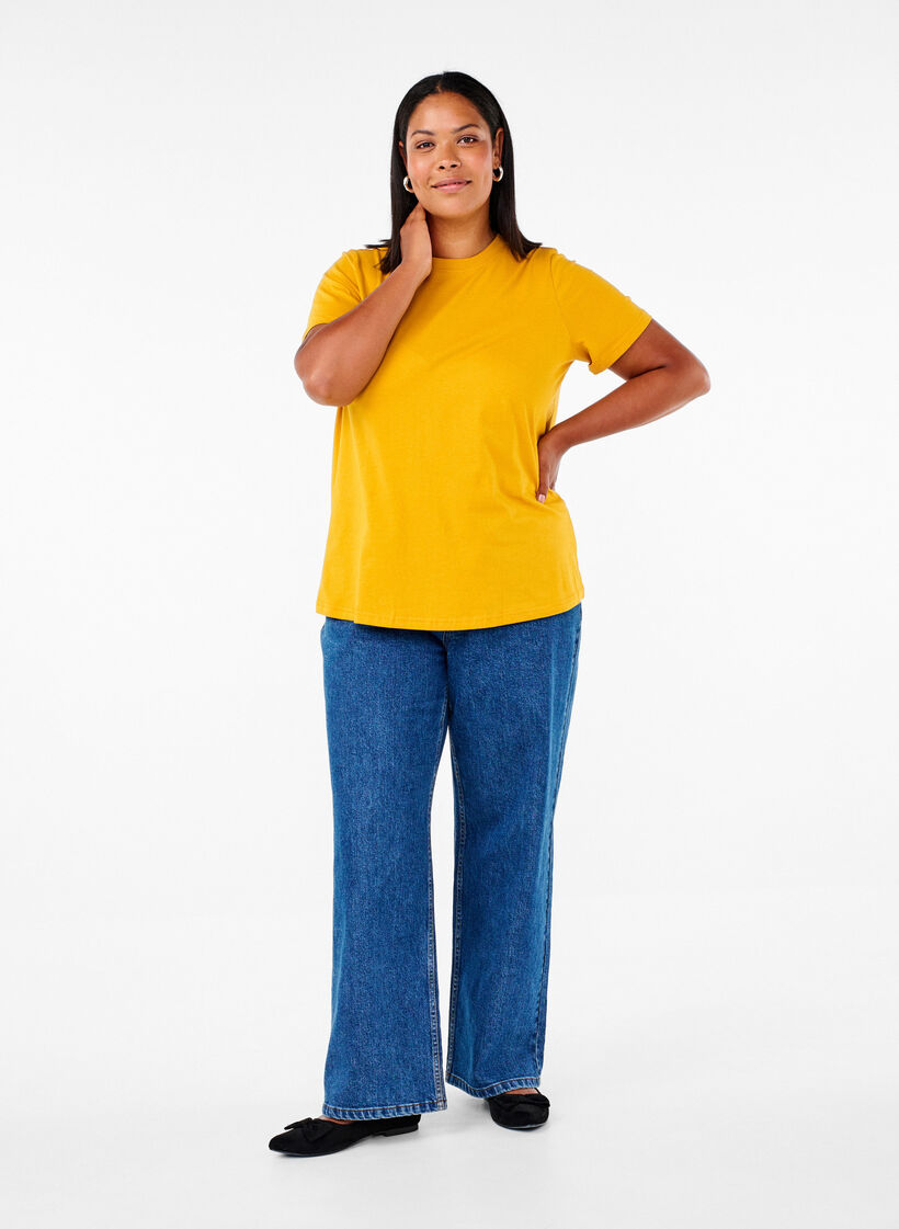 Basic T-skjorte i bomull med rund hals, Gul, Model image number 1