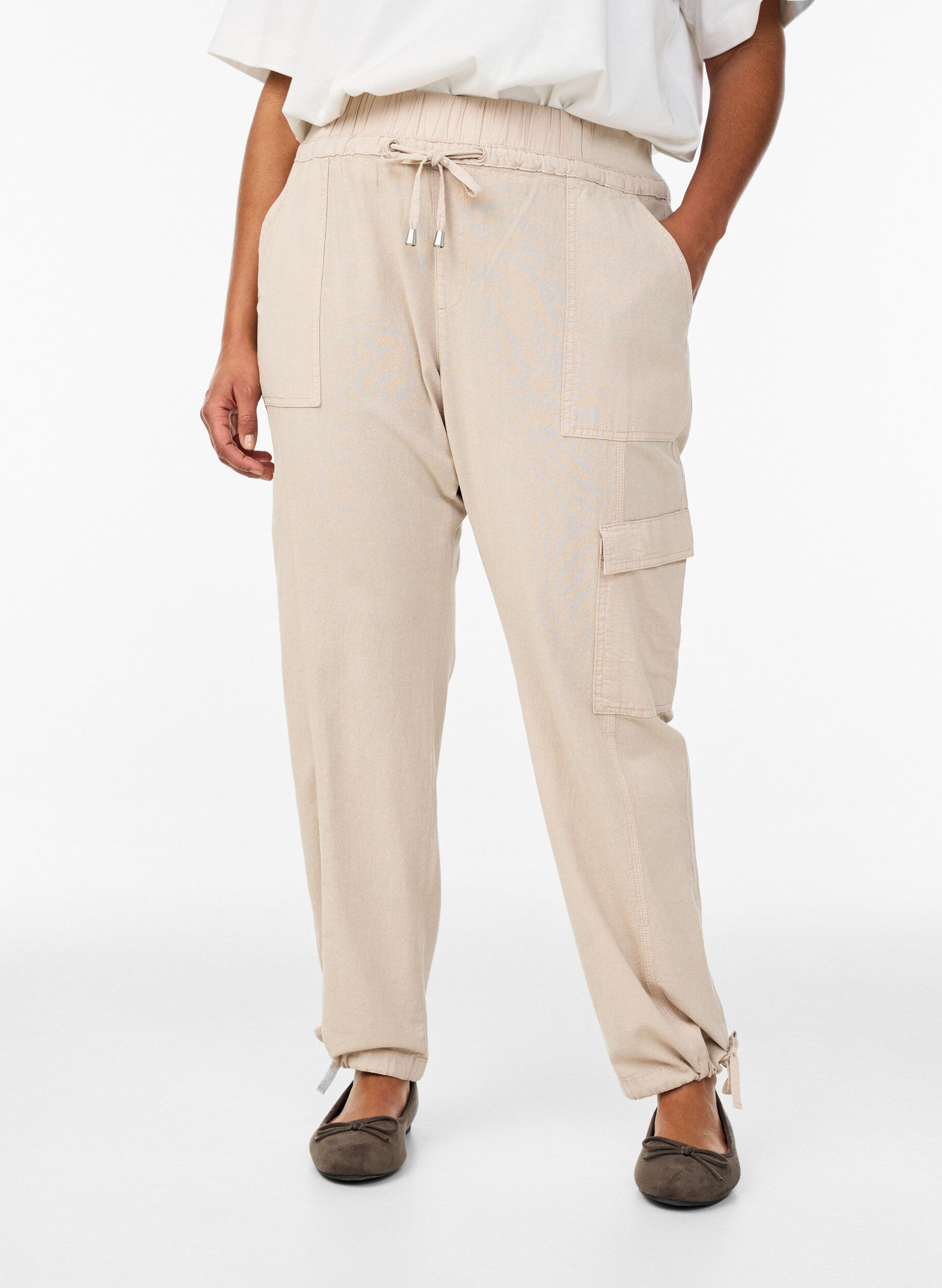 Zizzi Loose fit cargobukser i bomull, Beige, Model image number 2