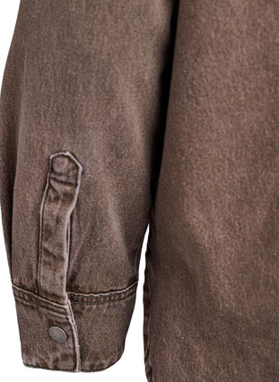 Zizzi Farget denimskjorte med brystlommer, Brown Denim, Packshot image number 4