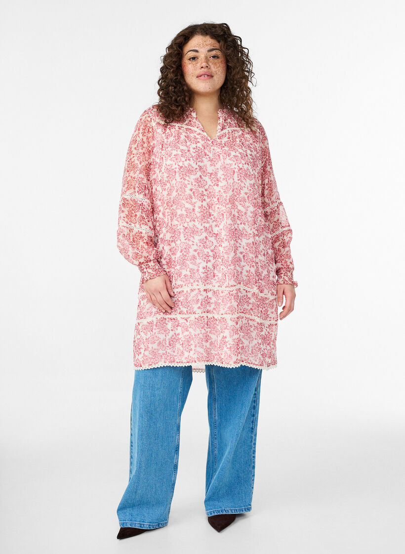 Kort chiffongkjole med heklede detaljer, Rosa, Model image number 0