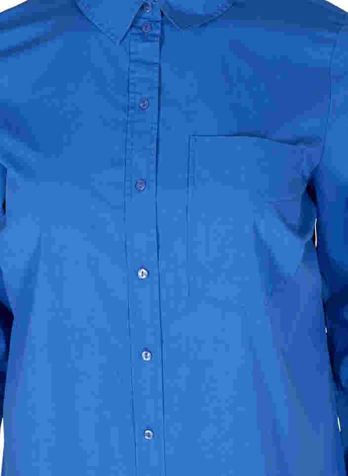 Lang bomullsskjorte med lomme på brystet, Dazzling Blue, Packshot image number 2
