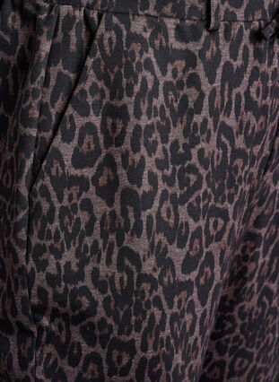 Zizzi Cropped bukser med leopardmønster, Brun, Packshot image number 2