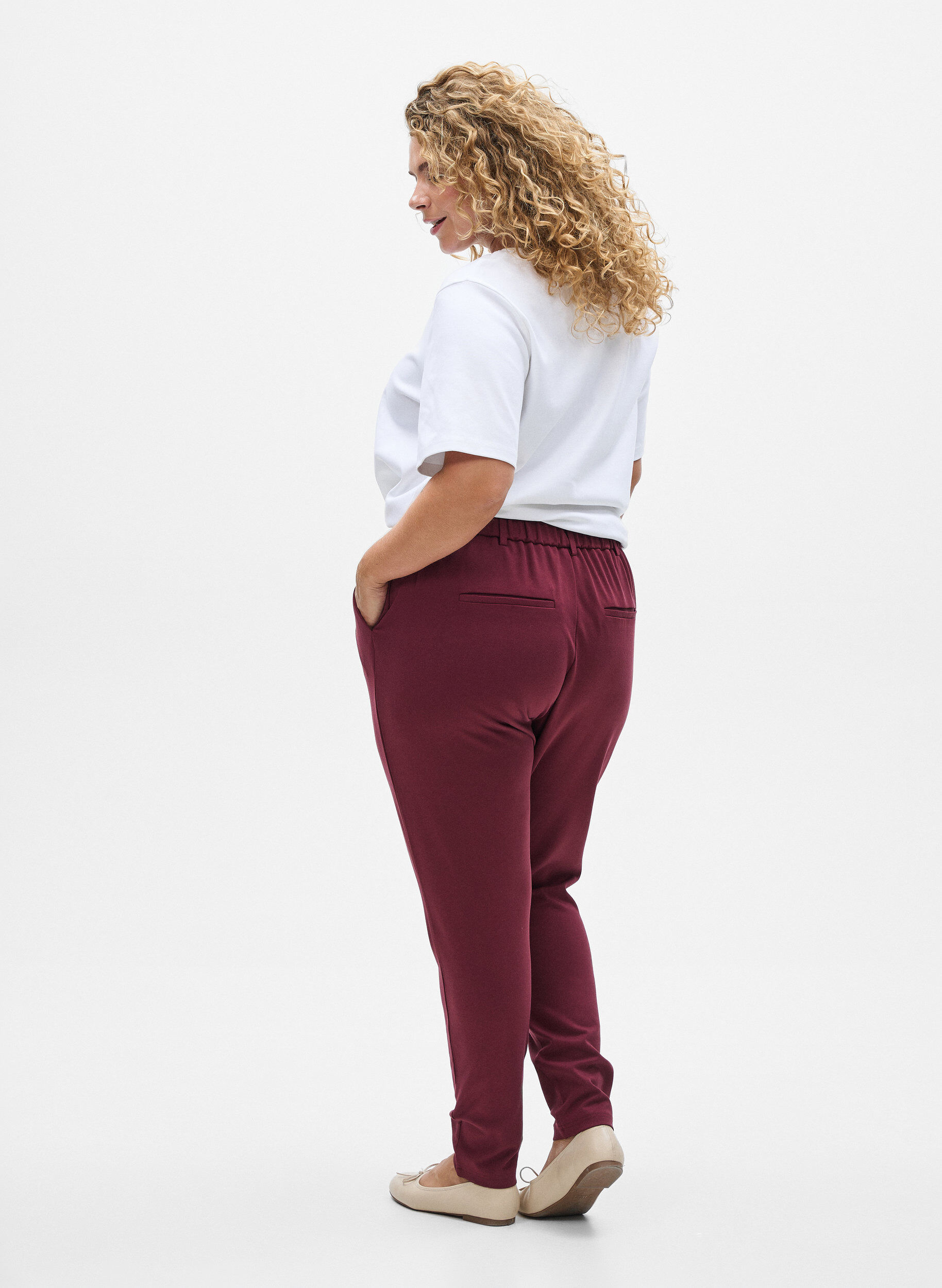 ZizziBesk&aring;rne Maddison bukser, M&oslash;rk Bordeaux, Model image number 2