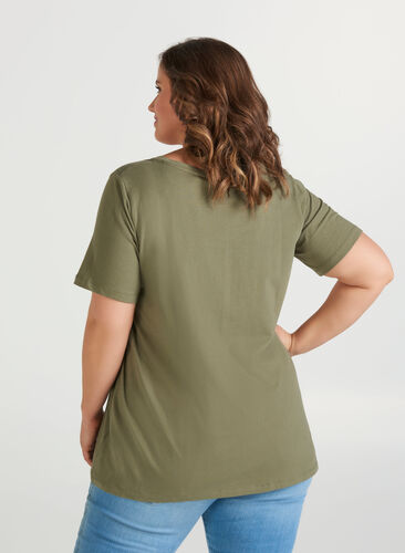 Basis t-skjorte, Deep Lichen Green, Model image number 0