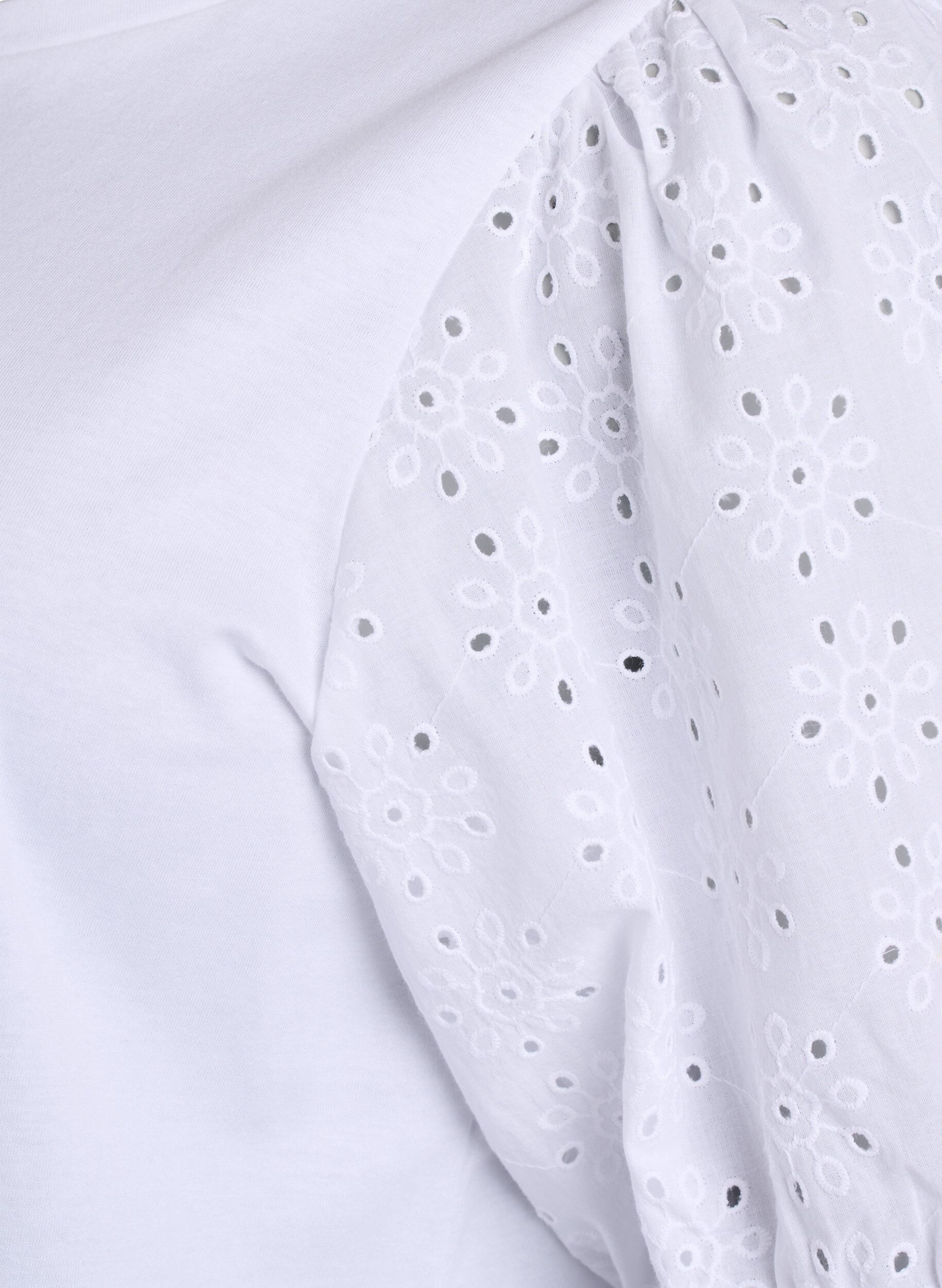 Zizzi T-skjorte med Broderie Anglaise-ermer, Hvit, Packshot image number 3