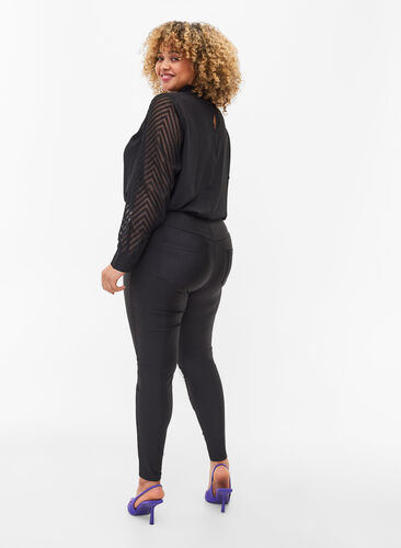 Skinnende leggings med 7/8-lengde og baklommer, Black, Model image number 1