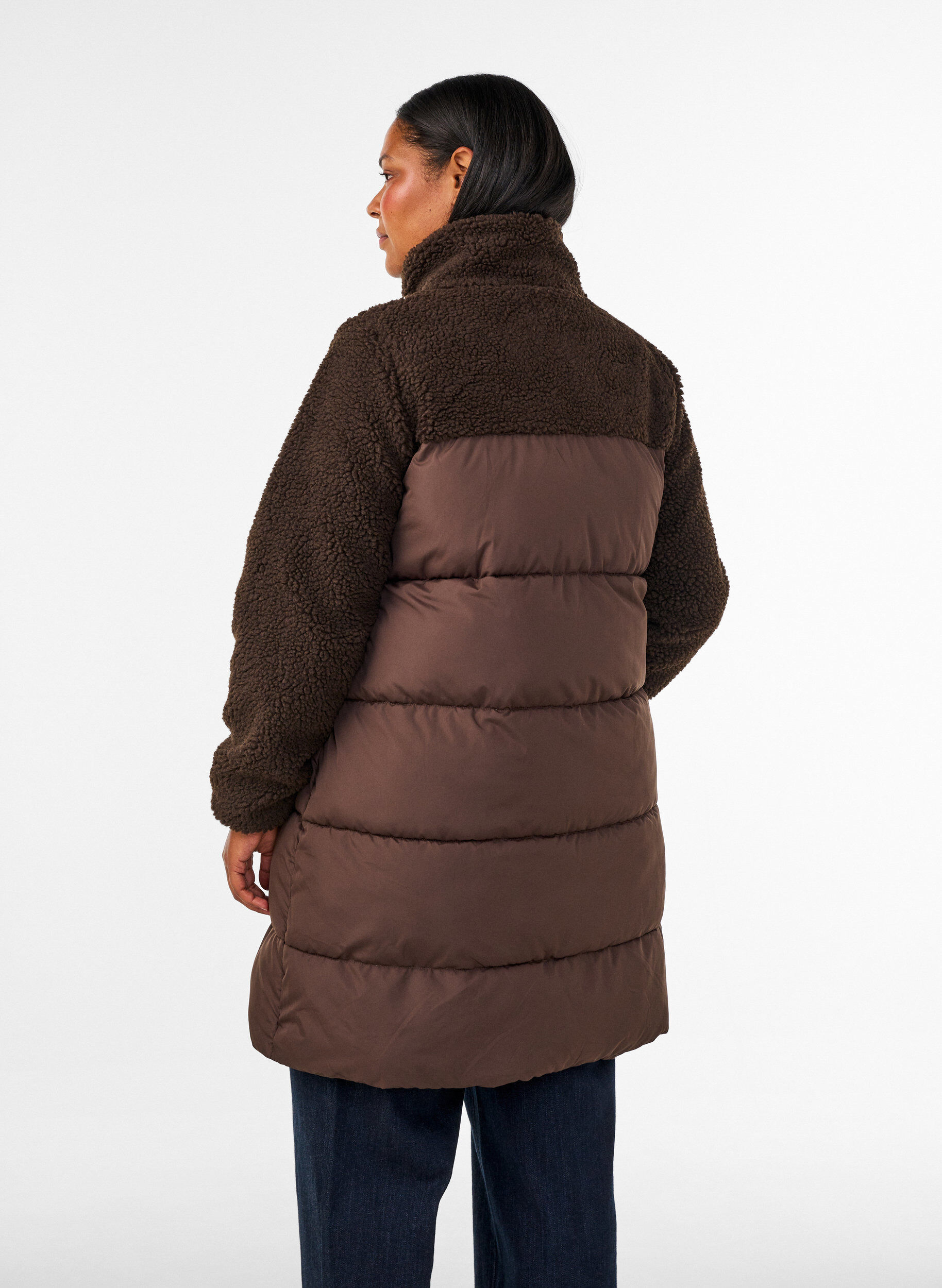ZizziMidilang pufferjakke med teddyfleece, Brun, Model image number 2