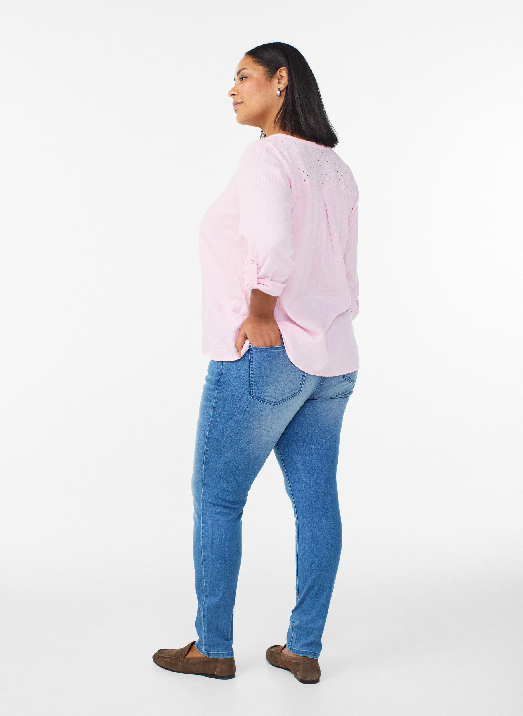 ZizziSlim fit Emily jeans med normal midje, Bl&aring;, Model image number 1