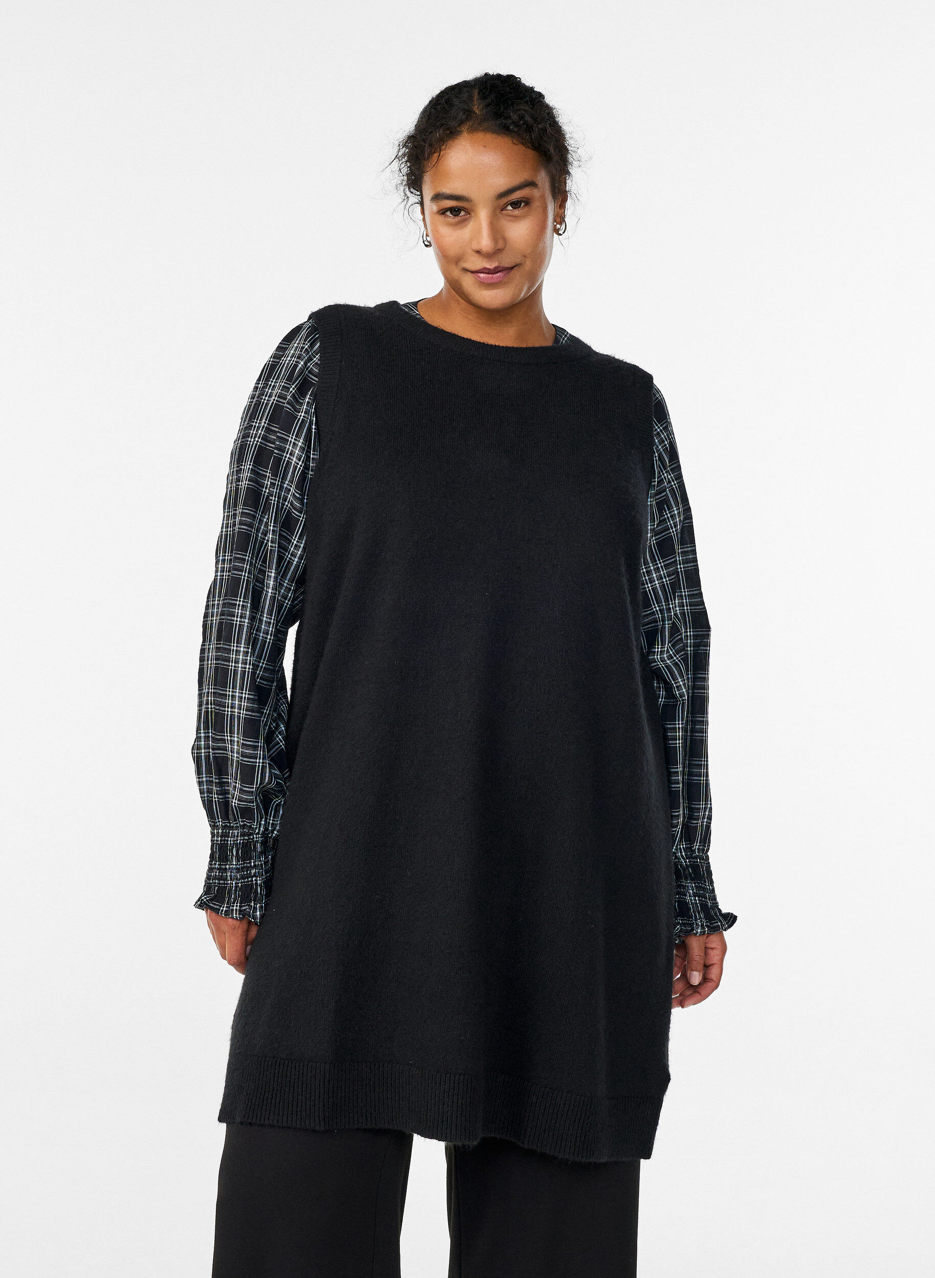 Kort ermel&oslash;s strikkekjole, Svart, Model