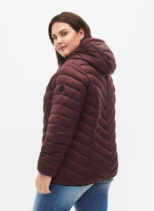 Lettvektsjakke med hette, Fudge, Model image number 1