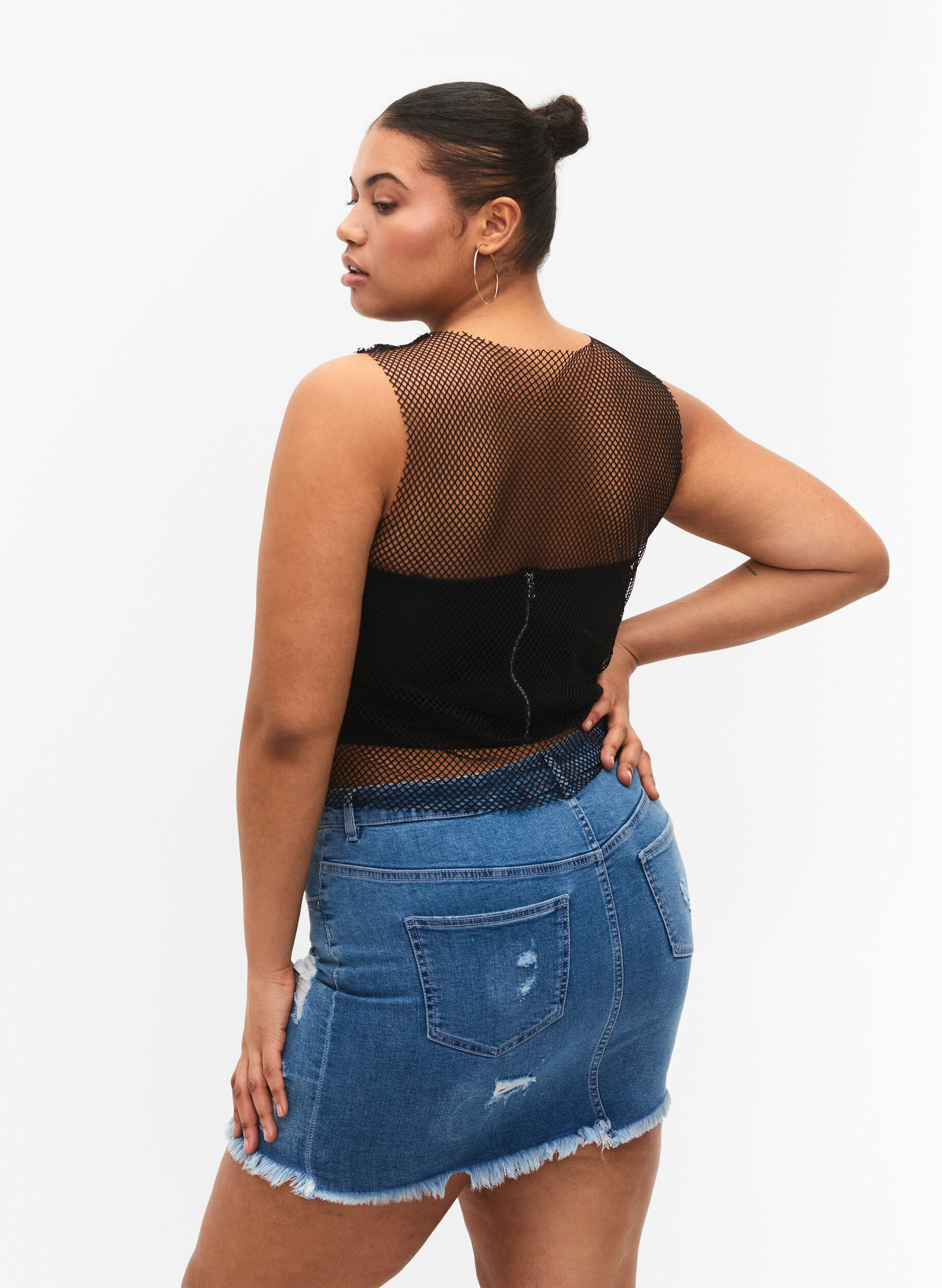 Zizzi Tettsittende denimskj&oslash;rt med detaljer, Blue denim, Model image number 1