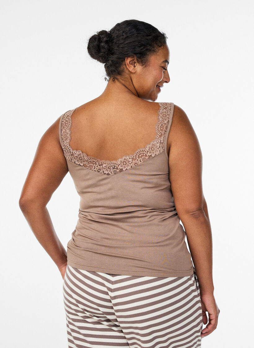 Topp i viskose med blondekant, Beige, Model image number 2