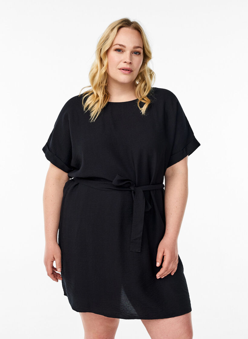 Kort kjole med ledig passform og bindebelte, Svart, Model image number 0