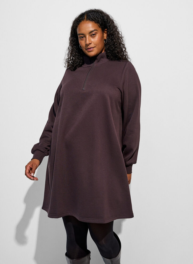 Genserkjole med h&oslash;y ribbekrage og glidel&aring;s, Brun, Model image number 0