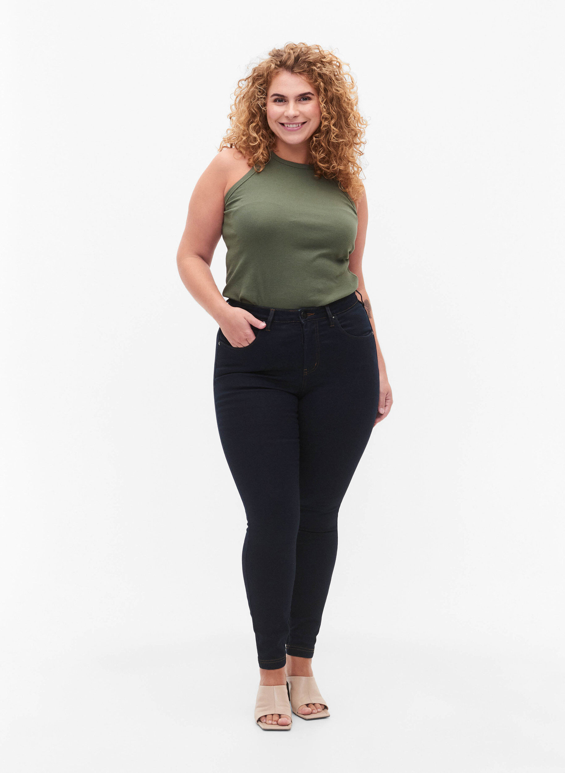 ZizziSuper slim Amy jeans med h&oslash;yt liv, Tobacco Un, Model image number 0