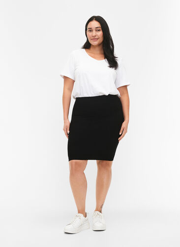 Tettsittende sømløst skjørt, Black, Model image number 4
