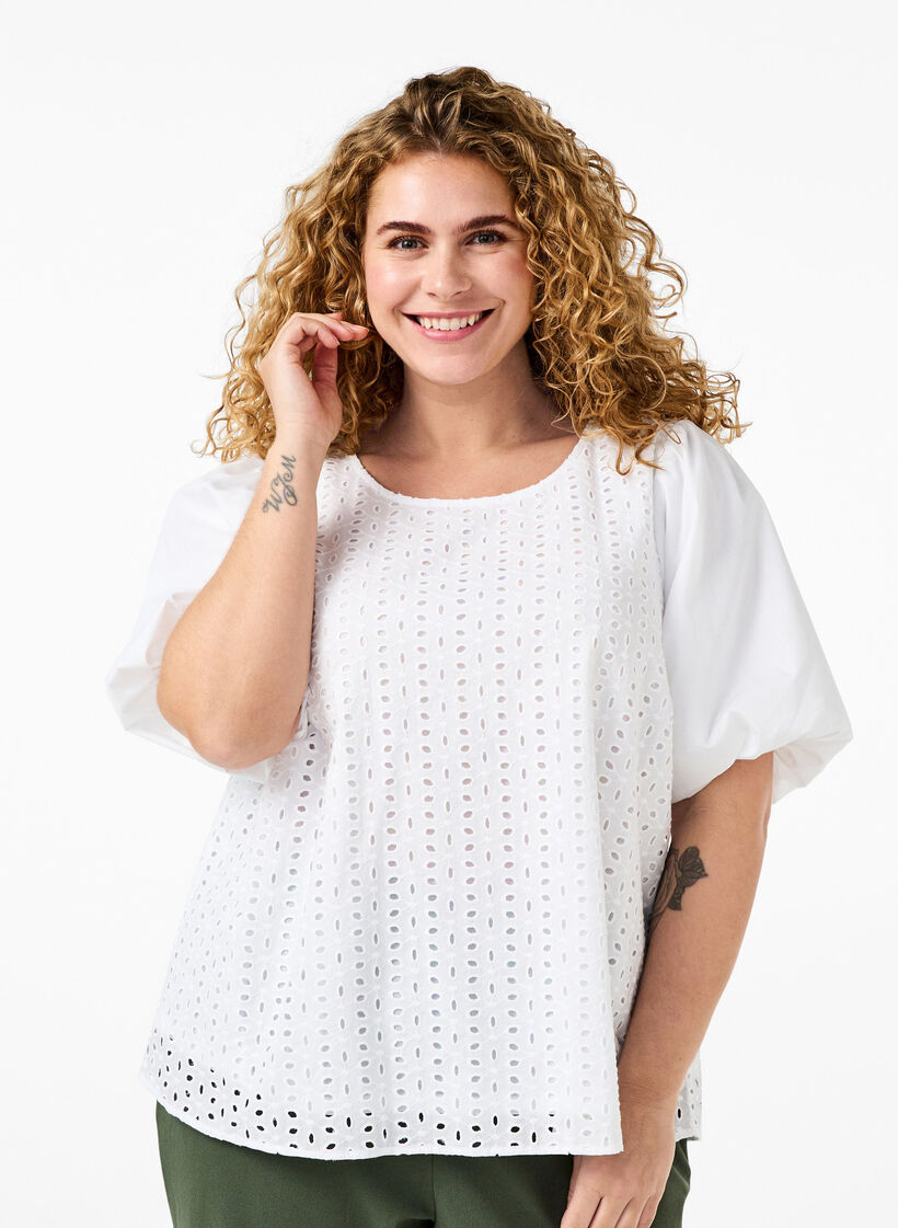Bluse med puffermer og blondemønster, Hvit, Model image number 0