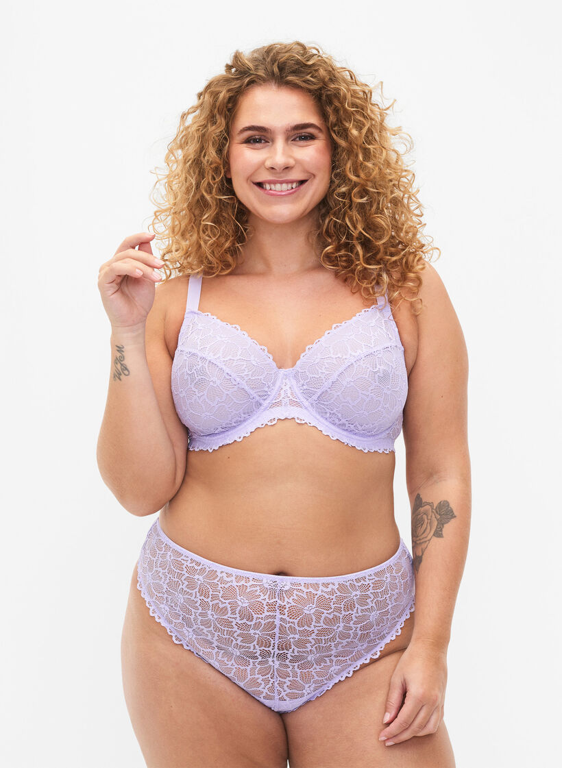 Blomstret g-streng i blonde med normalhøy midje, Lilla, Model