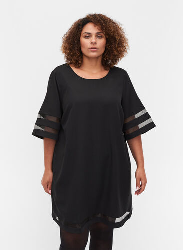 Kortermet kjole med gjennomsiktige detaljer, Black, Model image number 0