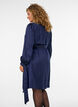 Kort satengkjole med omslagsdesign, Bl&aring;, Model image number 2