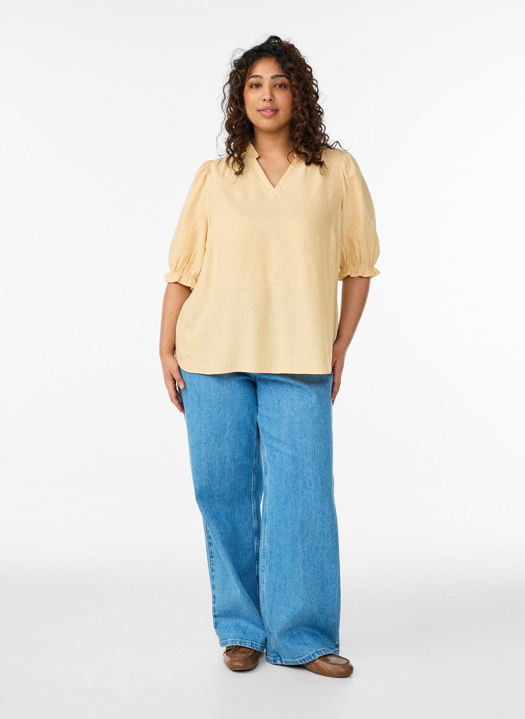 Zizzi Bluse i lin og viskose med 1/2 ermer, Gul, Model image number 1