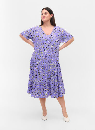 Kortermet viskosekjole med blomsrete mønster, Lilac Flower Print, Model image number 2