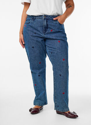 Zizzi Høy-midje Gemma jeans med broderte detaljer, DB Hearts, Model image number 2