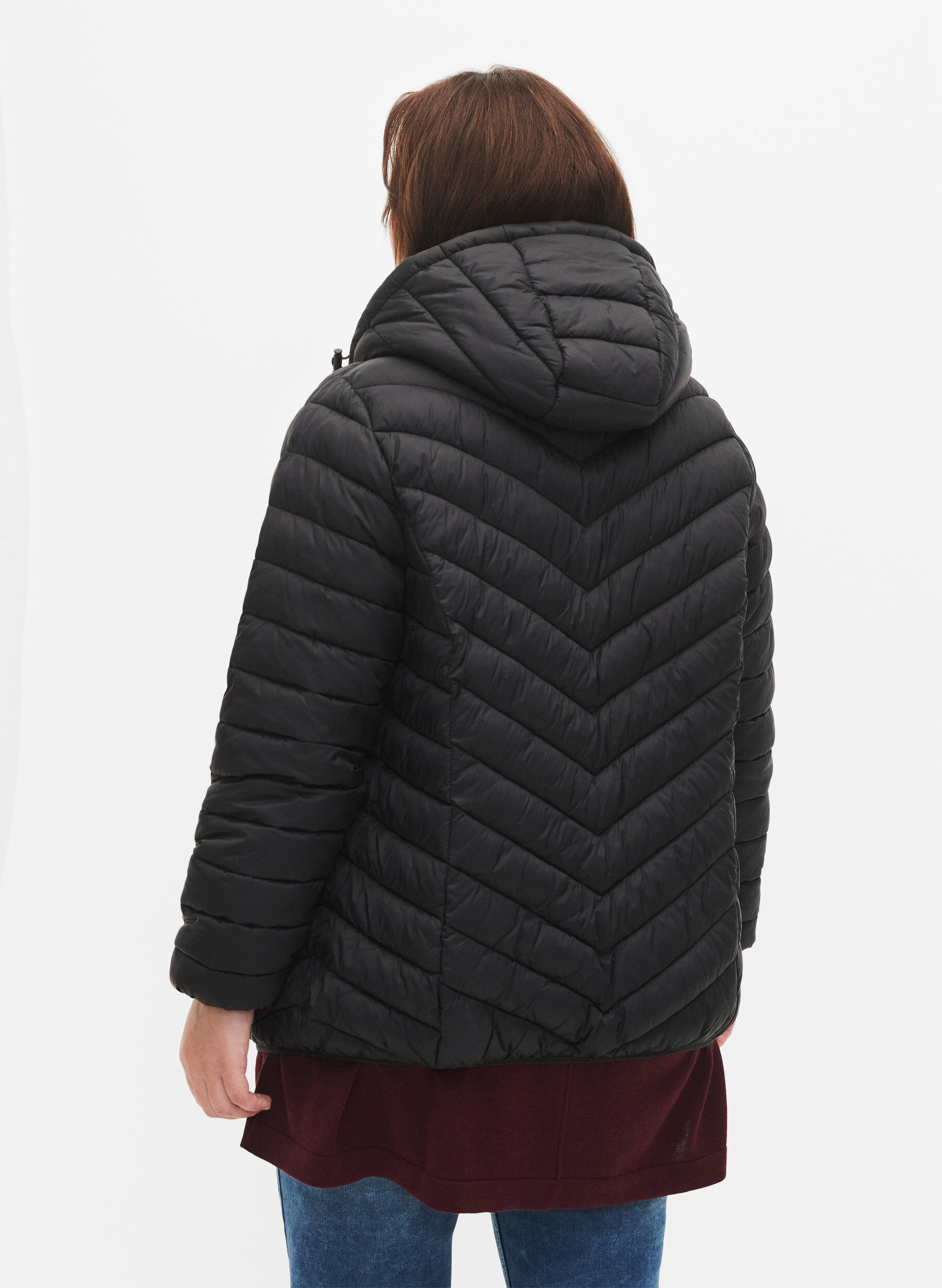 ZizziLettvektsjakke med hette, Svart, Model image number 2
