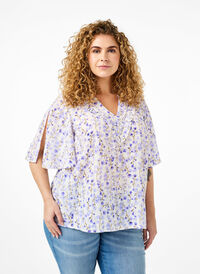 Bluse med V-hals og korte ermer med blomstertrykk, Hvit Bluse med V-hals og korte ermer med blomstertrykk, Hvit, Model