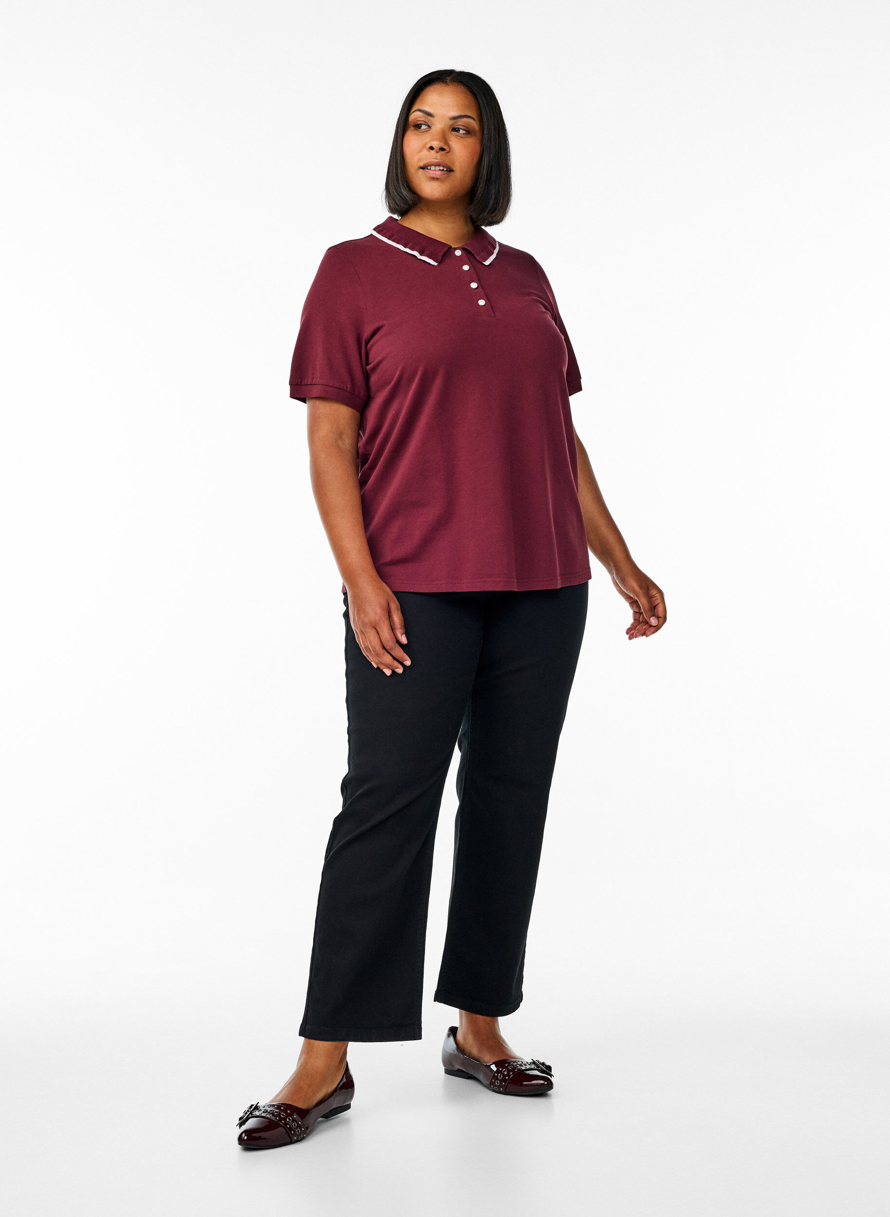 Zizzi Poloskjorte med rhinesteinknapper og volangdetaljer, R&oslash;d, Model image number 1