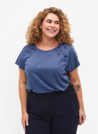T-skjorte i bomull med mønsterdetalj, Vintage Indigo Leaf, Model