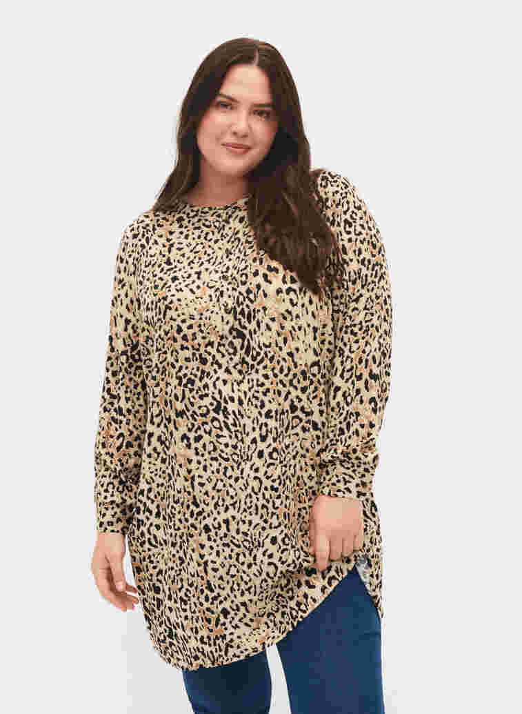 Leopardmønstrete tunika med lange ermer i viskose, Humus Leo, Model