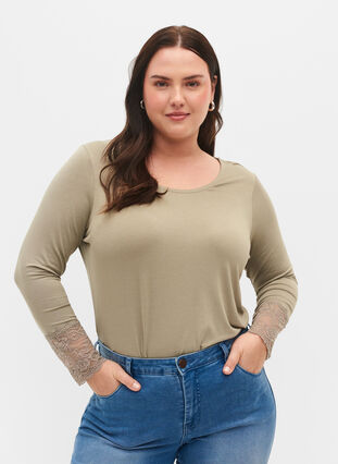Langermet bluse i viskose med blondedetaljer, Laurel Oak, Model image number 0