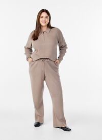 Ribbestrikkede bukser med høy midje og rette ben, Beige Ribbestrikkede bukser med høy midje og rette ben, Beige, Model