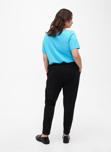 Korte bukser med lommer, Black, Model image number 1