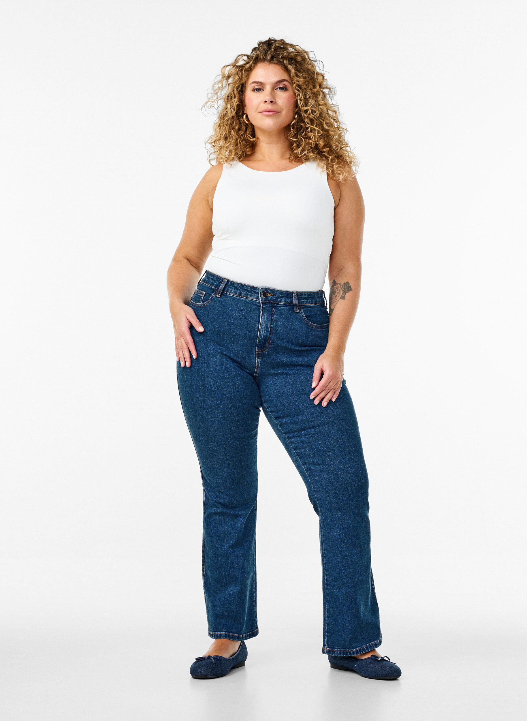 Ellen bootcut jeans med h&oslash;y midje, Bl&aring;, Model