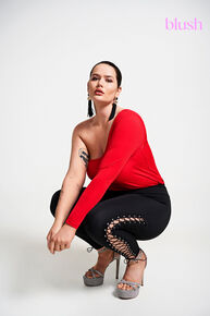 Vis litt mer, , Model